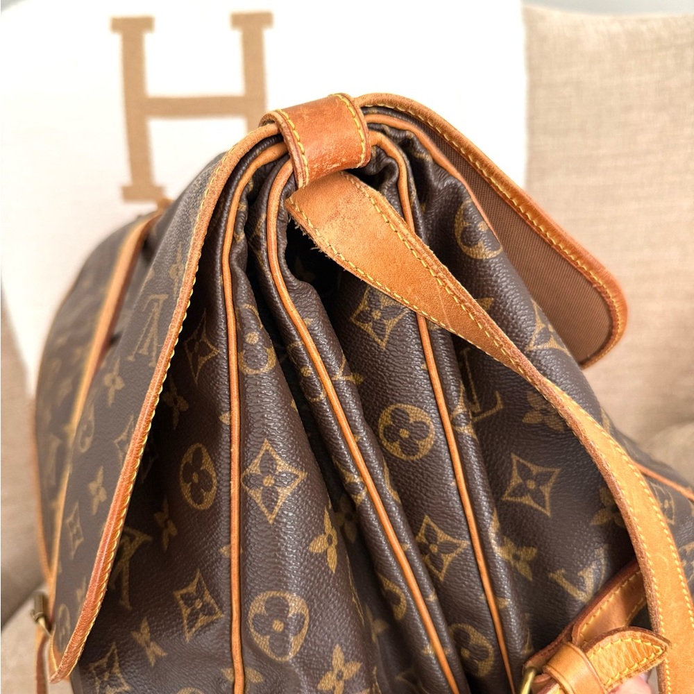 Authentic Louis Vuitton Saumur 35 in Monogram canvas M42254 brown LV leather - Picture 11 of 16